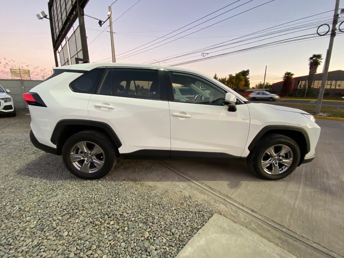 Toyota Rav 4 2.0 4x2 Cvt año 2025