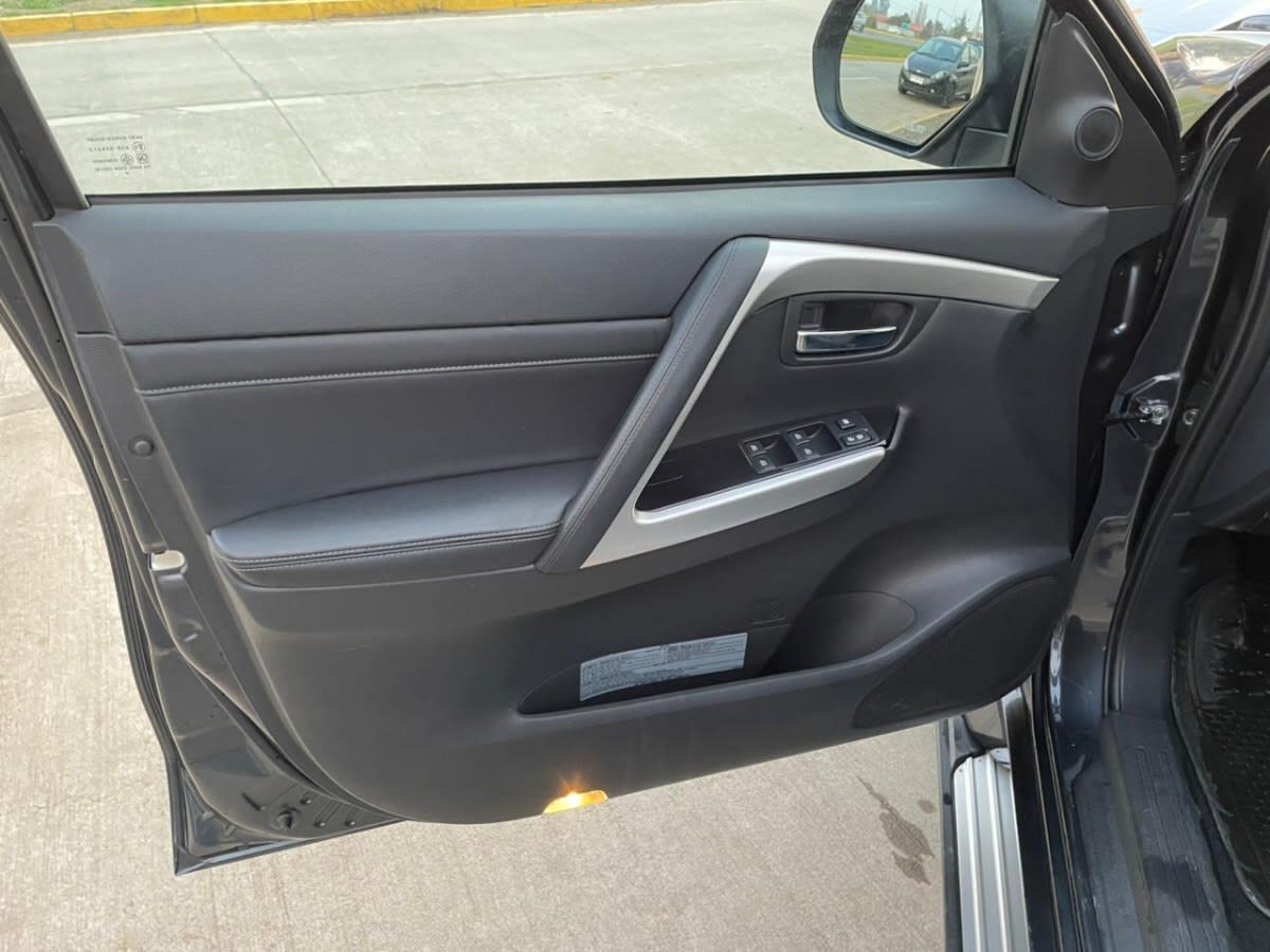 Mitsubishi Montero Sport 3.0 4x4 año 2025