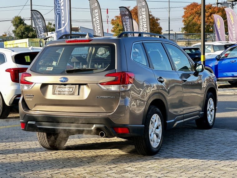 Subaru Forester 2.0 X At 4x4 año 2022