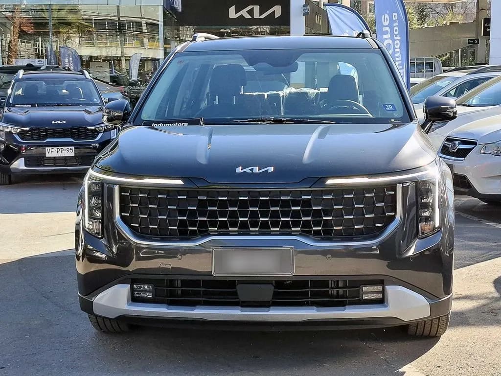 Kia Carnival At año 2025
