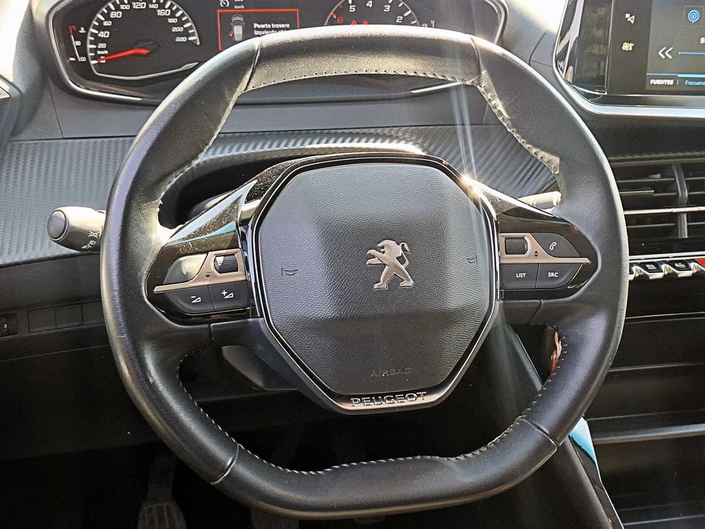 Peugeot 208 Puretech 75 1.2 año 2022