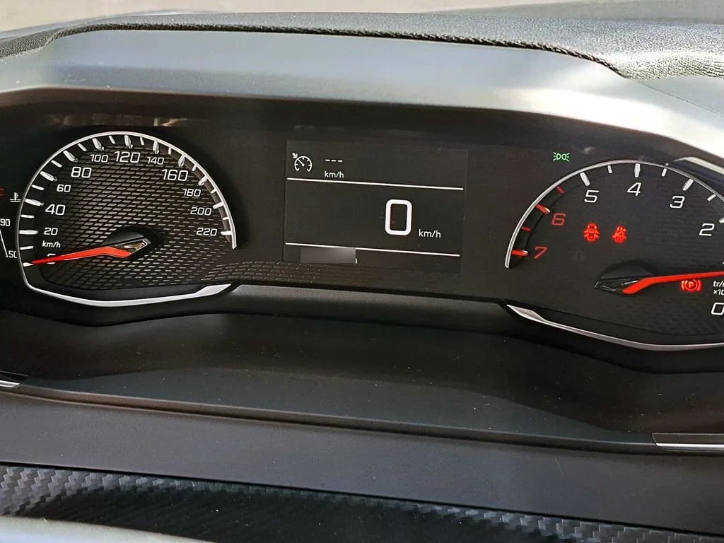 Peugeot 208 Puretech 75 1.2 año 2022