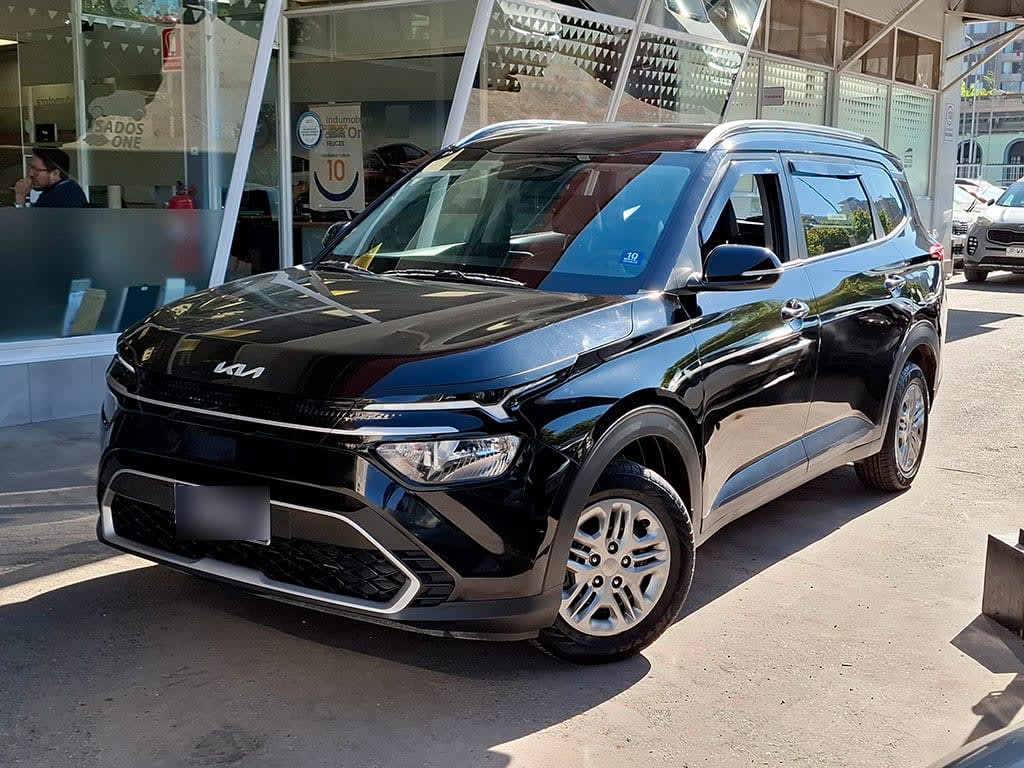 Kia Carens 1.5l Lx año 2024