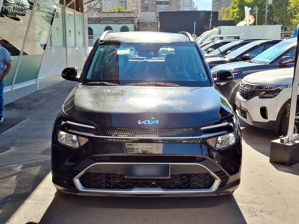 Kia Carens 1.5l Lx año 2024