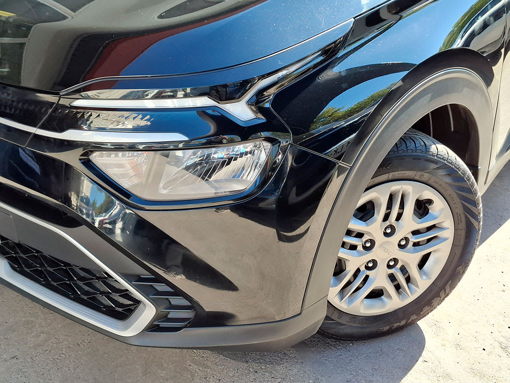 Kia Carens 1.5l Lx año 2024