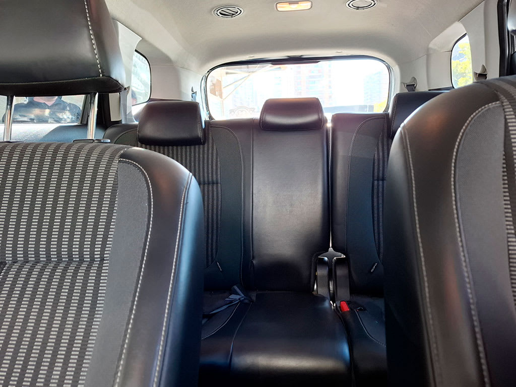 Kia Carens 1.5l Lx año 2024