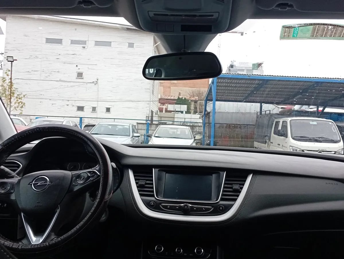 Opel Grandland 1.2t Edition 4x2 Mt6 5p año 2021