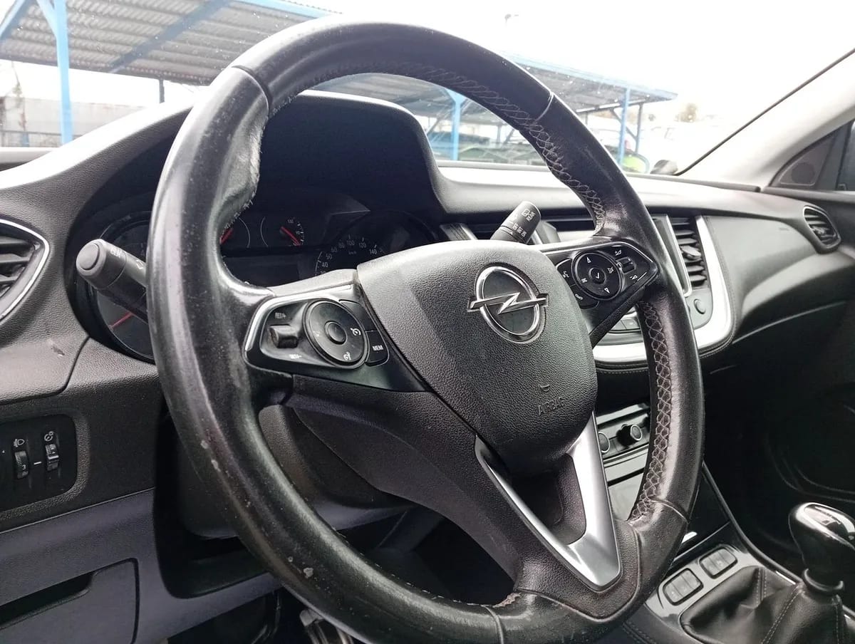 Opel Grandland 1.2t Edition 4x2 Mt6 5p año 2021
