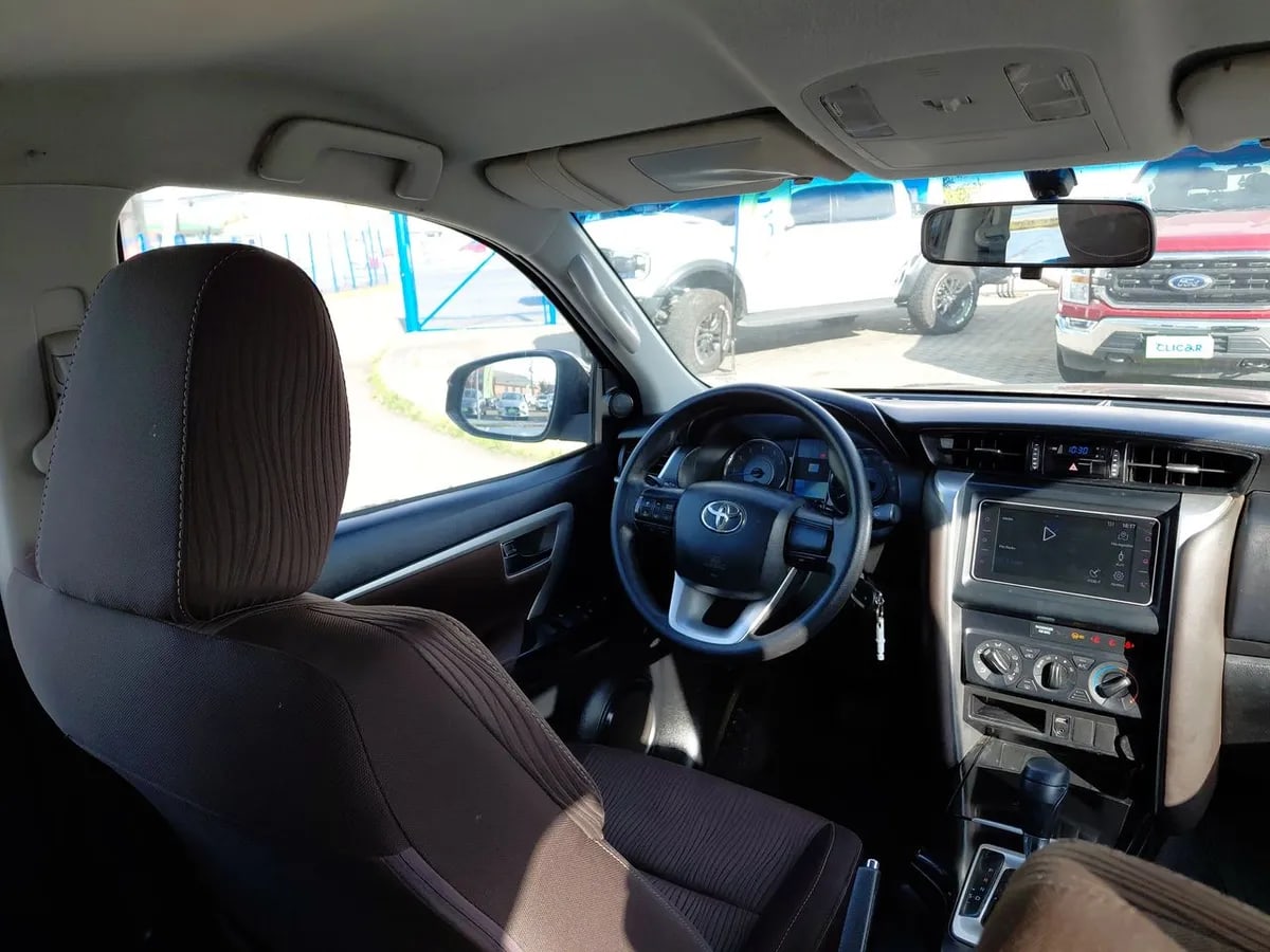 Toyota Fortunner 2.7 Sr5 4x2 At 5p año 2019