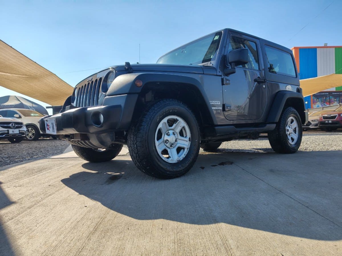 Jeep Wrangler Wrangler Sport 2.8 Aut año 2014