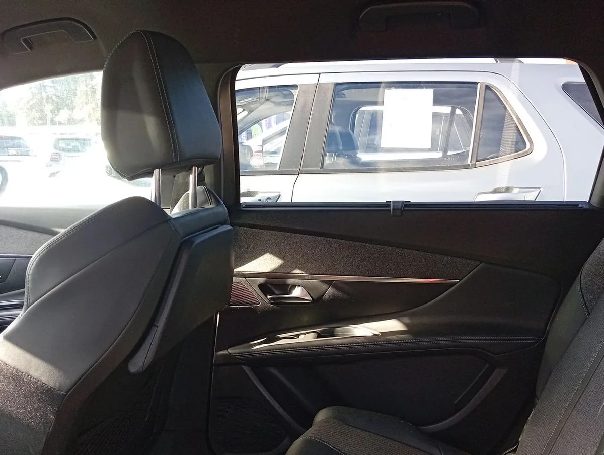 Peugeot 5008 1.5 Allure Pack Bluehdi 130 4x2 Eat8 5p año 2024