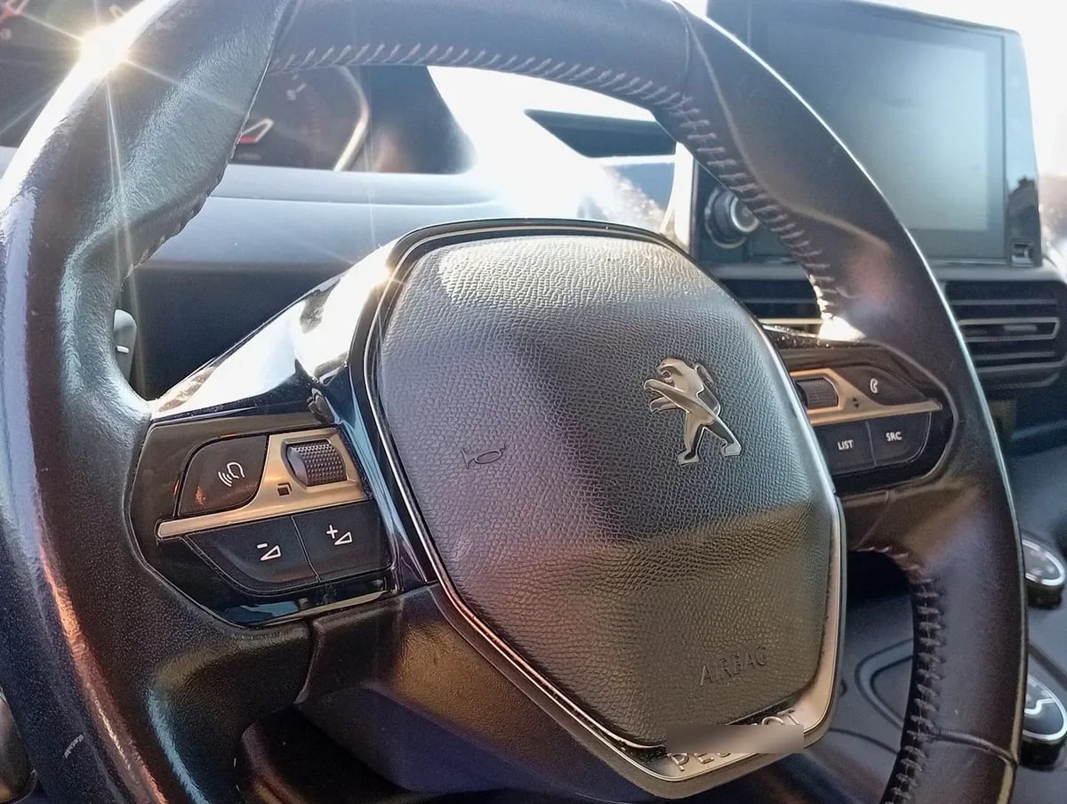 Peugeot Rifter 1.5 Allure Bluehdi Diesel 4x2 130hp Eat8 5p año 2021