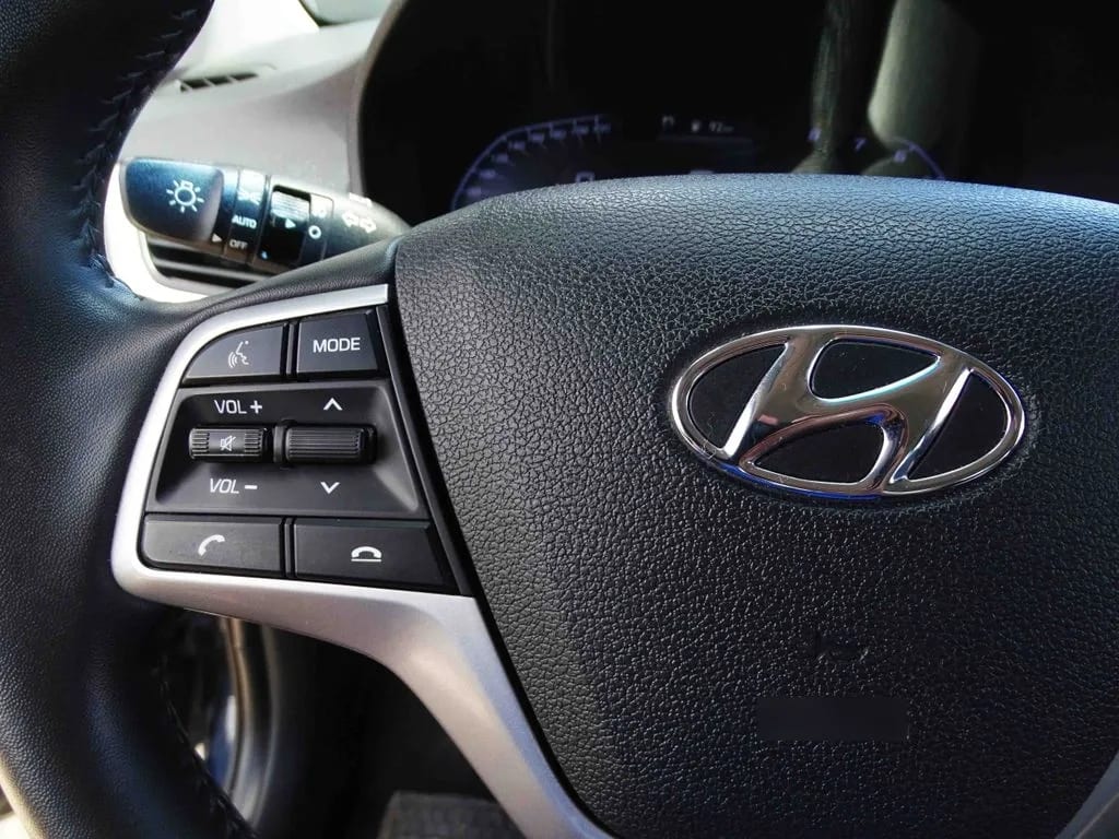 Hyundai Accent 1.6 año 2023