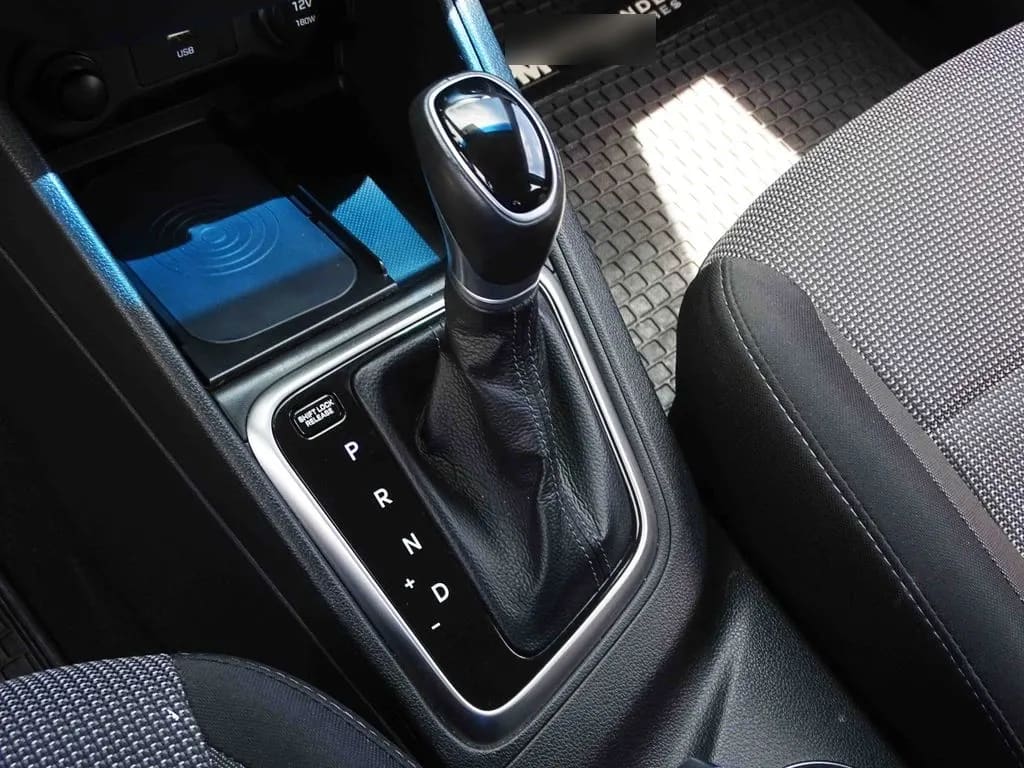 Hyundai Accent 1.6 año 2023