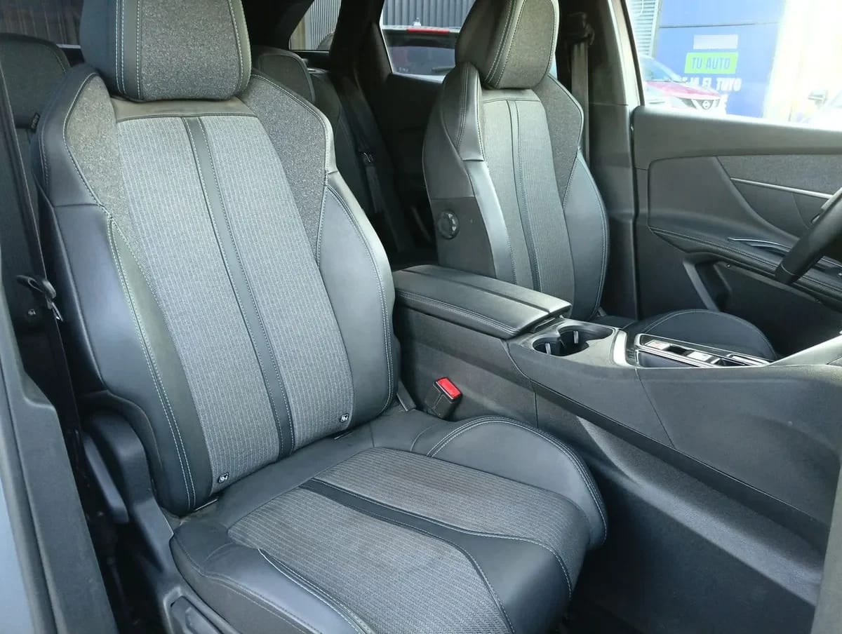 Peugeot 3008 1.5 Allure Pack Bluehdi 130 4x2 Eat8 5p año 2024