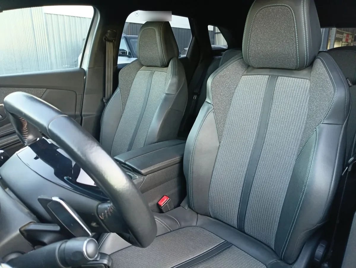 Peugeot 3008 1.5 Allure Pack Bluehdi 130 4x2 Eat8 5p año 2024