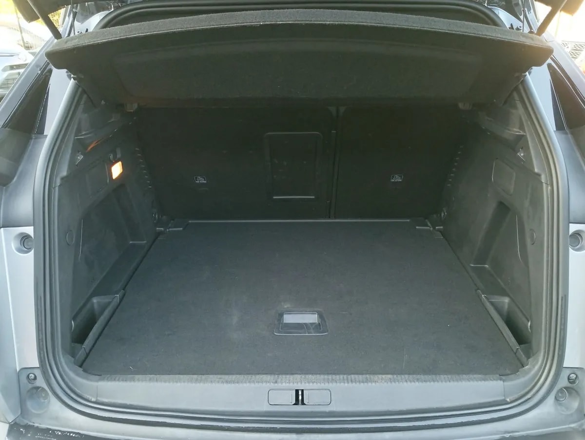 Peugeot 3008 1.5 Allure Pack Bluehdi 130 4x2 Eat8 5p año 2024