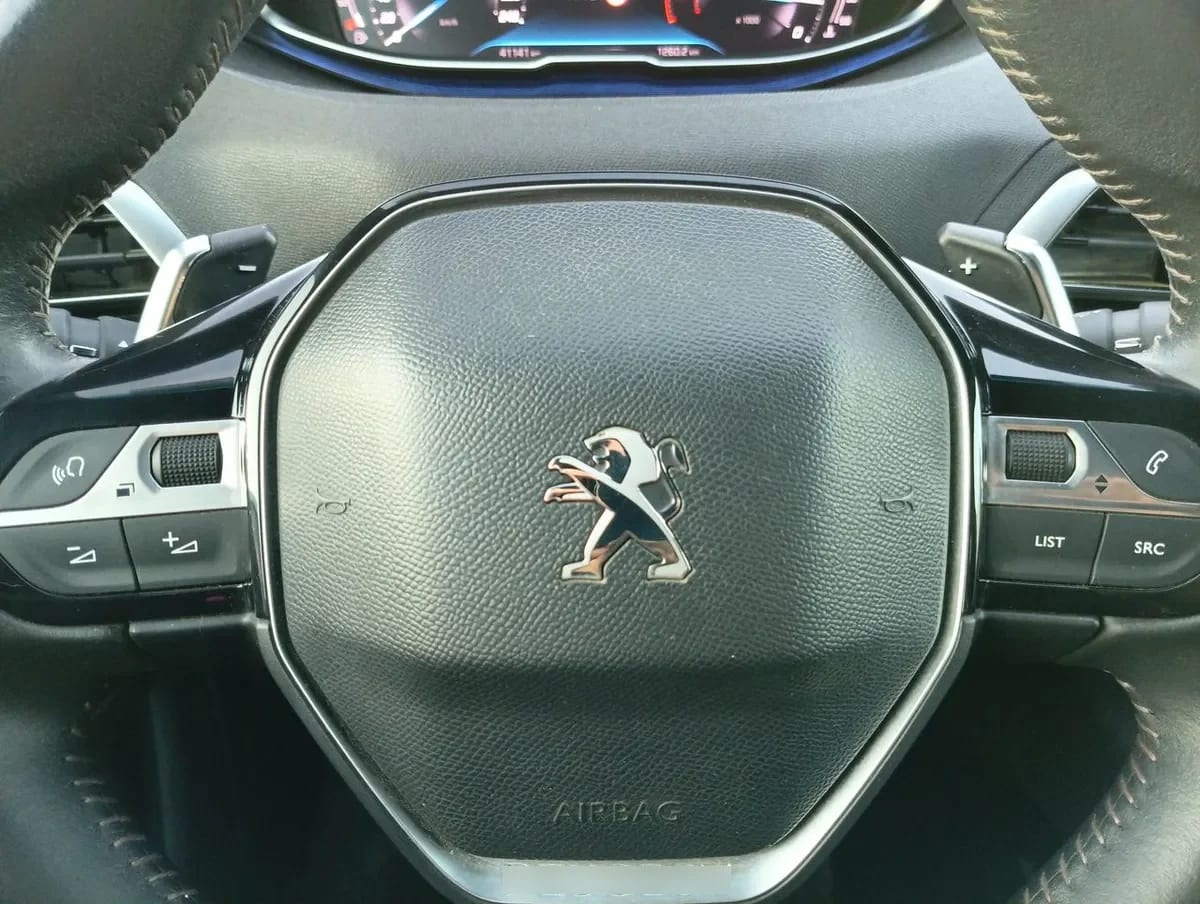 Peugeot 3008 1.5 Allure Pack Bluehdi 130 4x2 Eat8 5p año 2024