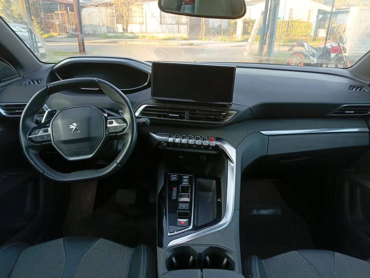 Peugeot 3008 1.5 Allure Pack Bluehdi 130 4x2 Eat8 5p año 2024
