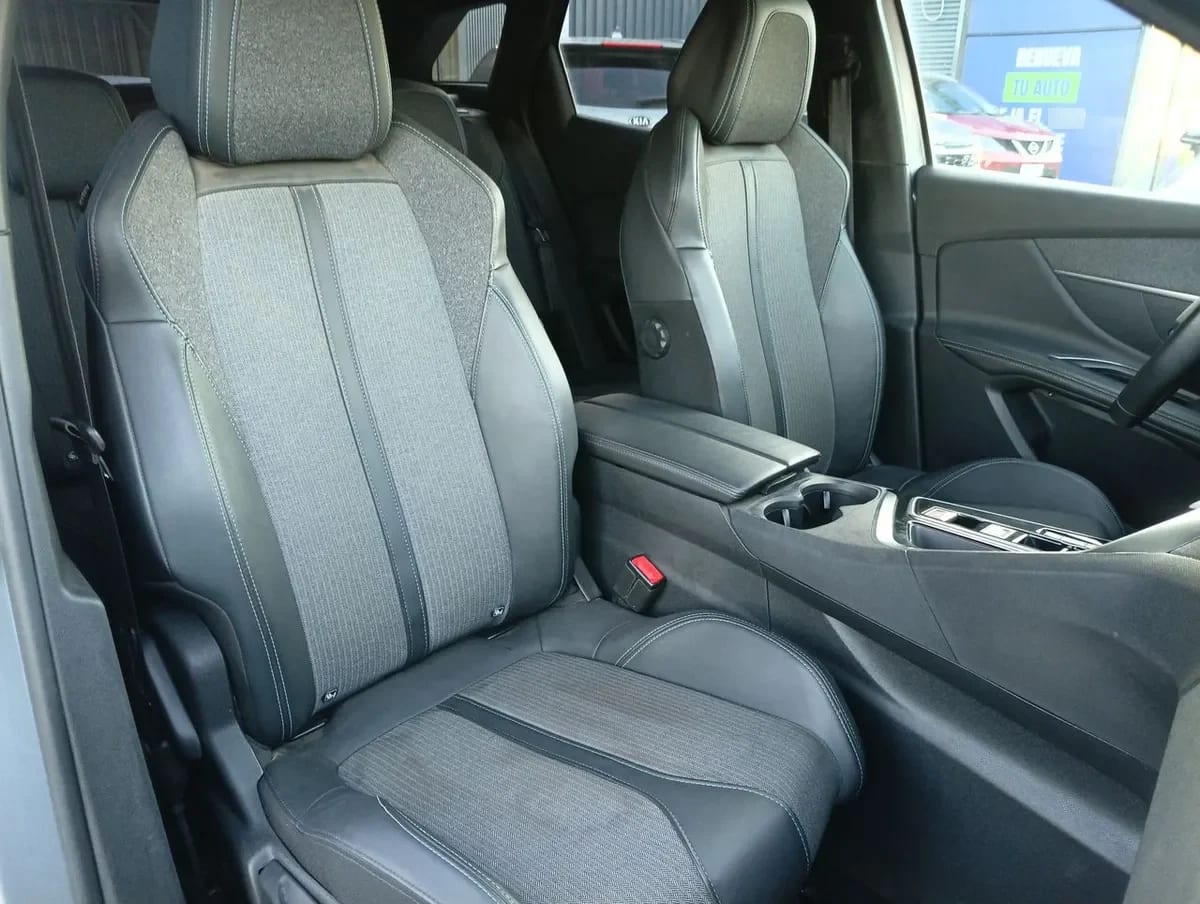 Peugeot 3008 1.5 Allure Pack Bluehdi 130 4x2 Eat8 5p año 2024