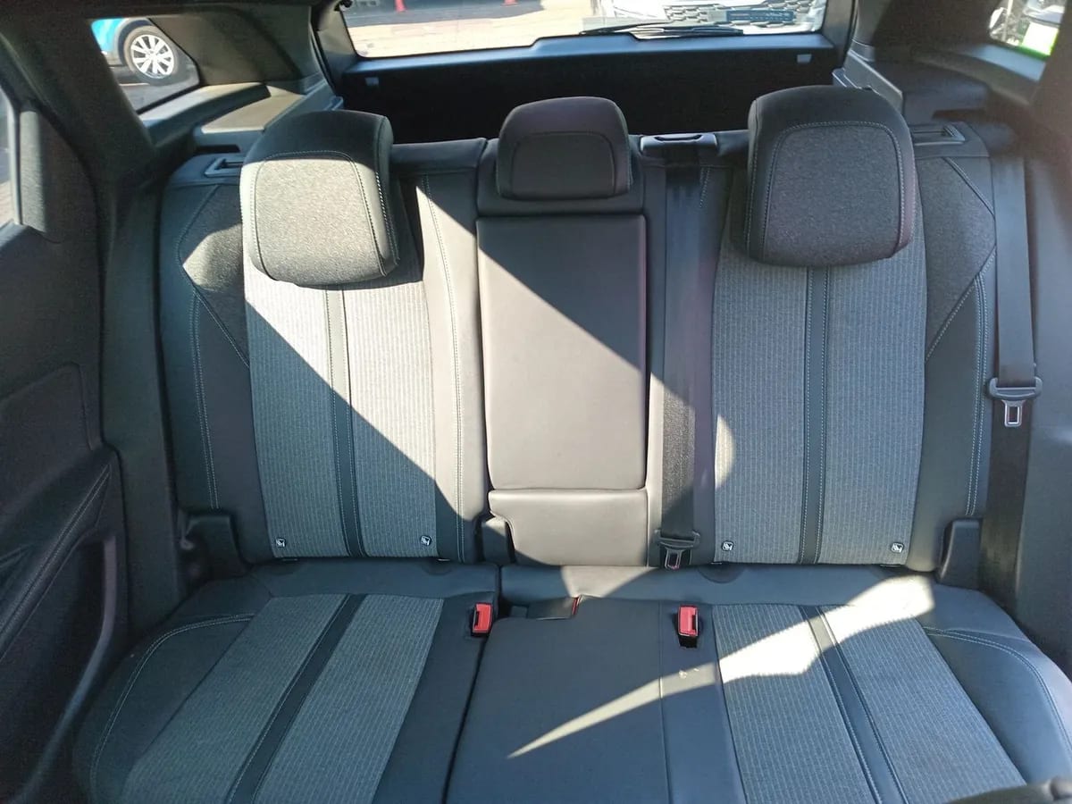 Peugeot 3008 1.5 Allure Pack Bluehdi 130 4x2 Eat8 5p año 2024