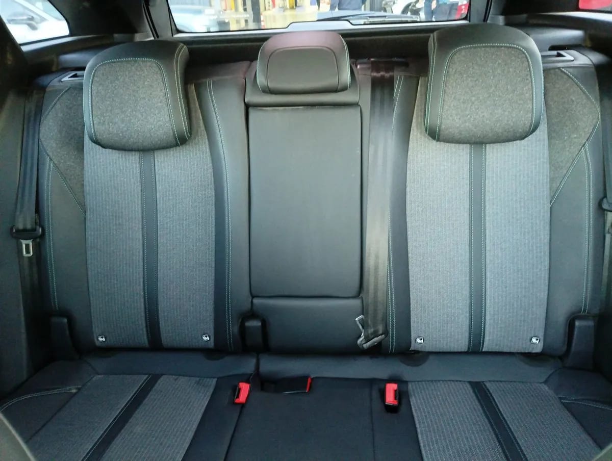 Peugeot 3008 1.5 Allure Pack Bluehdi 130 4x2 Eat8 5p año 2024