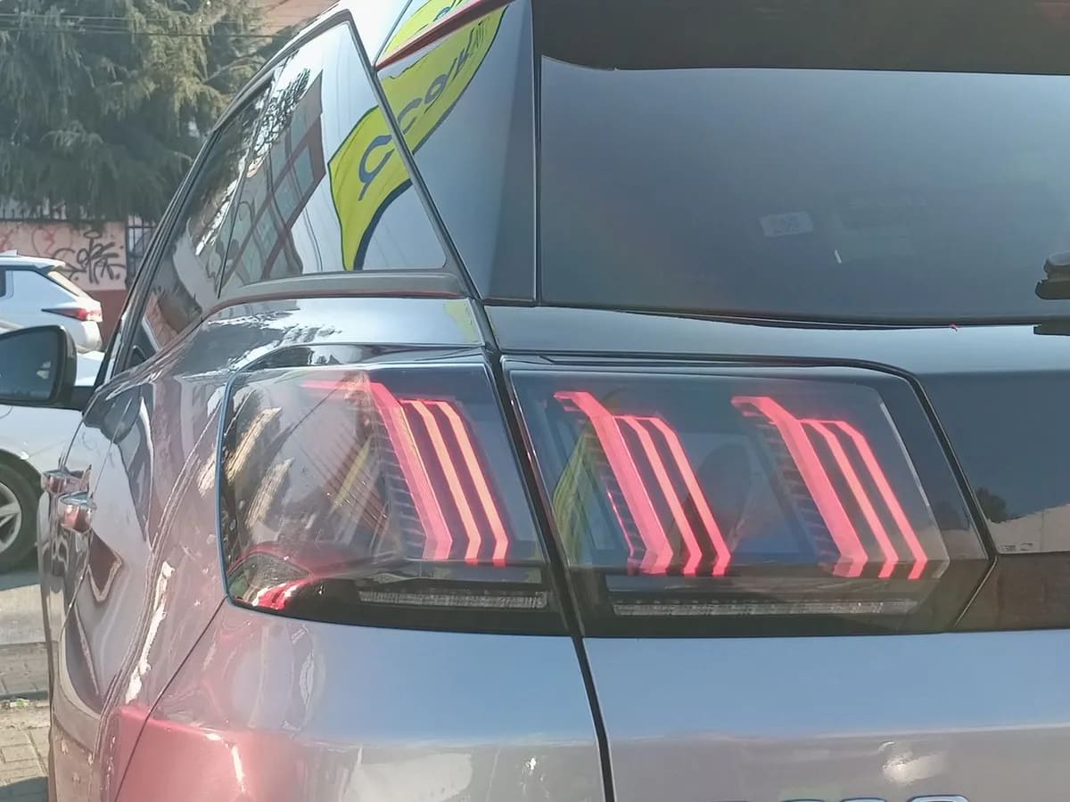 Peugeot 3008 1.5 Allure Pack Bluehdi 130 4x2 Eat8 5p año 2024