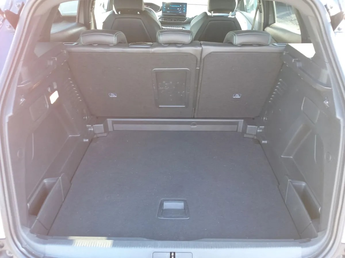 Peugeot 3008 1.5 Allure Pack Bluehdi 130 4x2 Eat8 5p año 2024