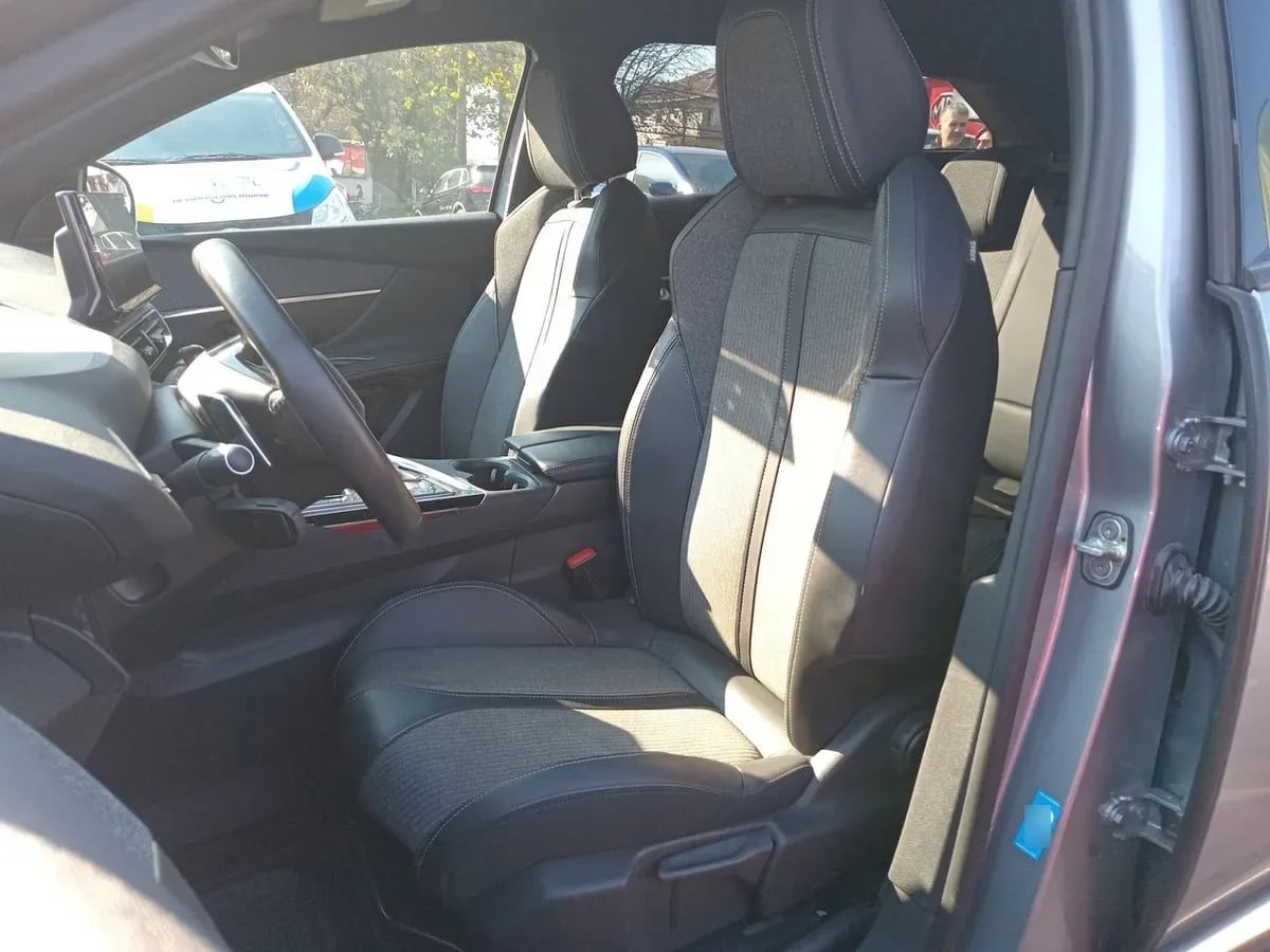 Peugeot 3008 1.5 Allure Pack Bluehdi 130 4x2 Eat8 5p año 2024