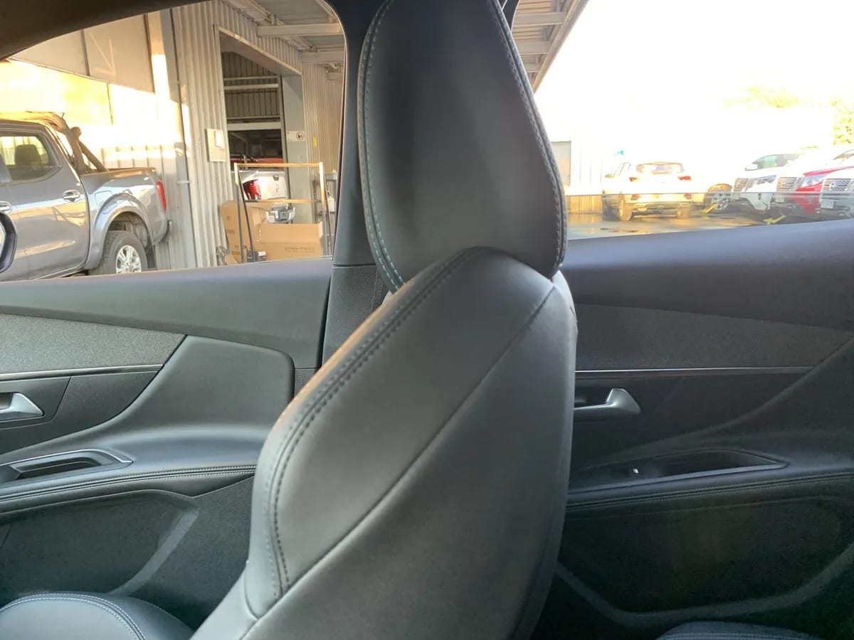 Peugeot 3008 1.5 Allure Pack Bluehdi 130 4x2 Eat8 5p año 2024