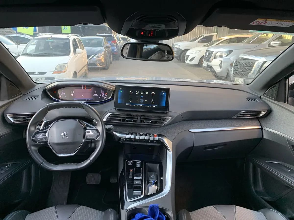 Peugeot 3008 1.5 Allure Pack Bluehdi 130 4x2 Eat8 5p año 2024