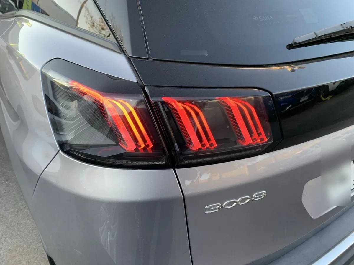 Peugeot 3008 1.5 Allure Pack Bluehdi 130 4x2 Eat8 5p año 2024