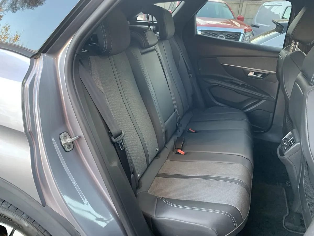 Peugeot 3008 1.5 Allure Pack Bluehdi 130 4x2 Eat8 5p año 2024