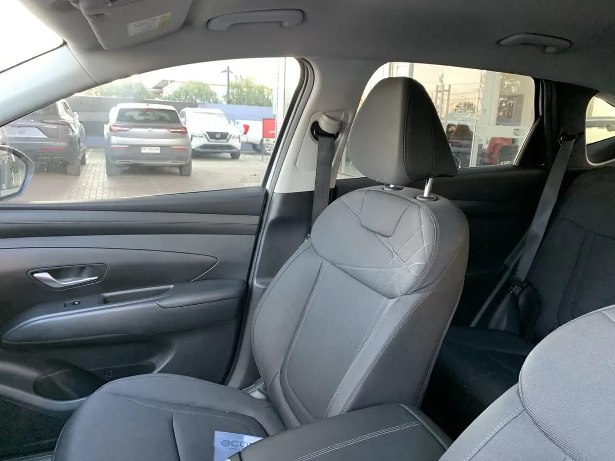 Hyundai Tucson 2.0 Nx4 Plus Fl Diesel 2wd At 5p año 2025