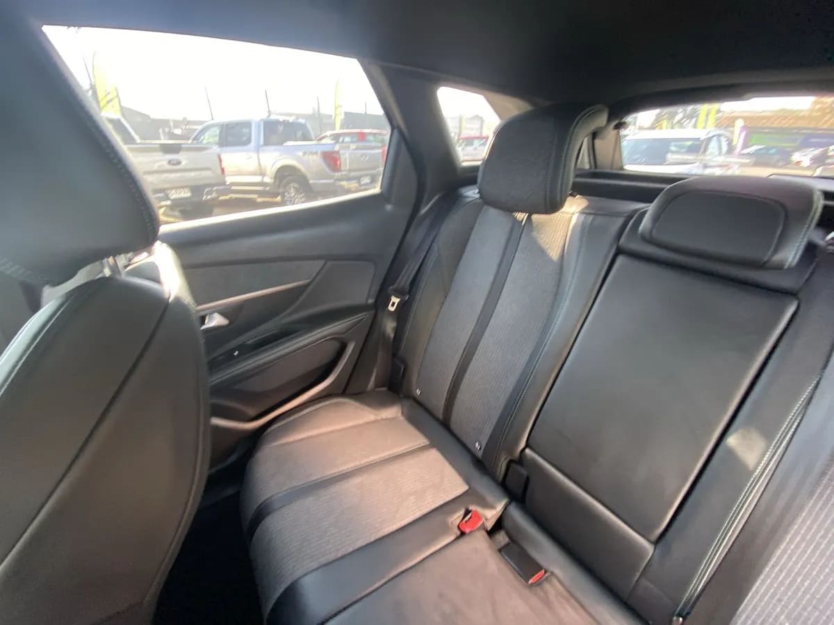 Peugeot 3008 1.6 Allure Pack Thp 165 4x2 Eat6 5p año 2024