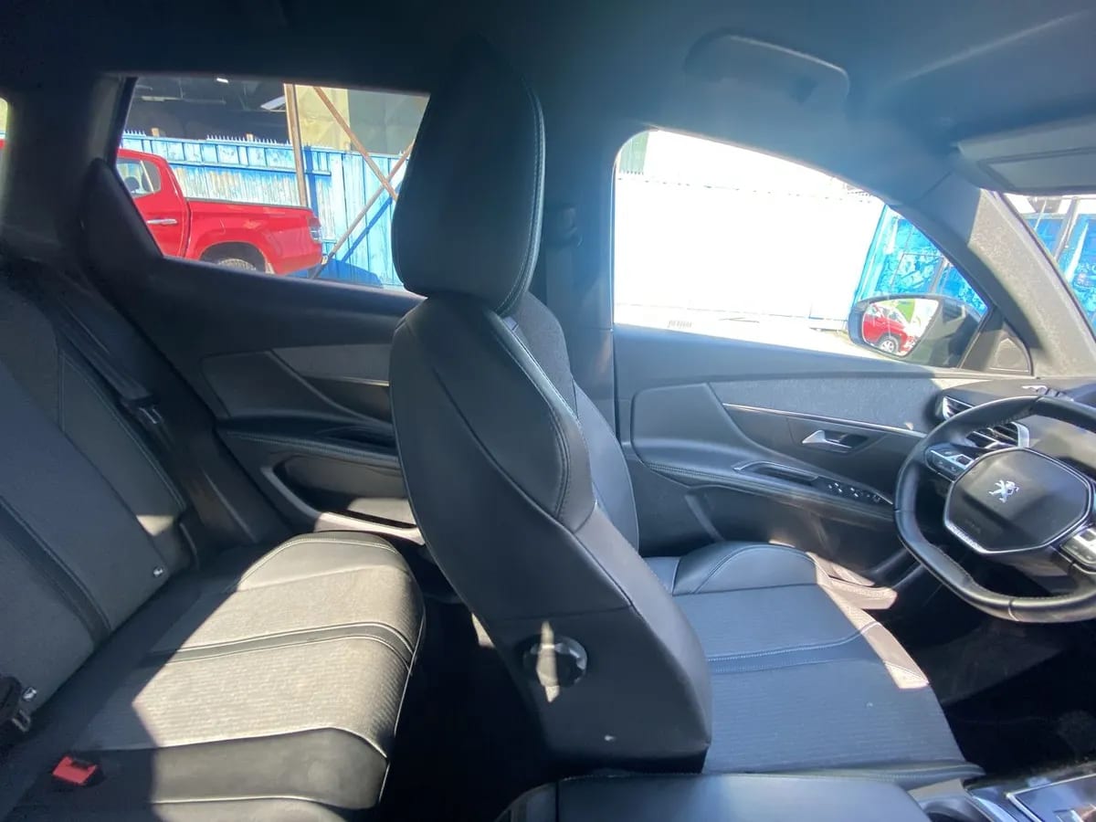 Peugeot 3008 1.6 Allure Pack Thp 165 4x2 Eat6 5p año 2024