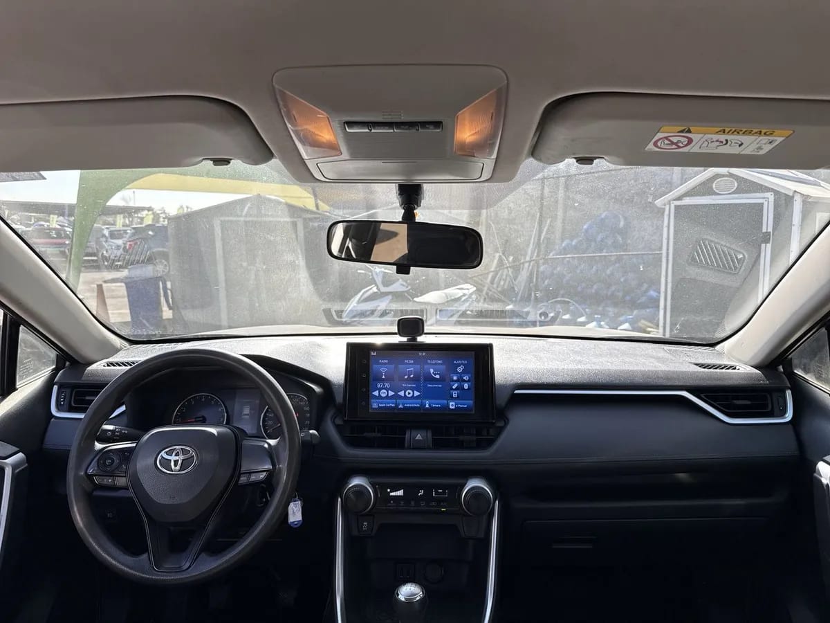 Toyota Rav 4 2.0 Le 4x2 Mt 5p año 2021