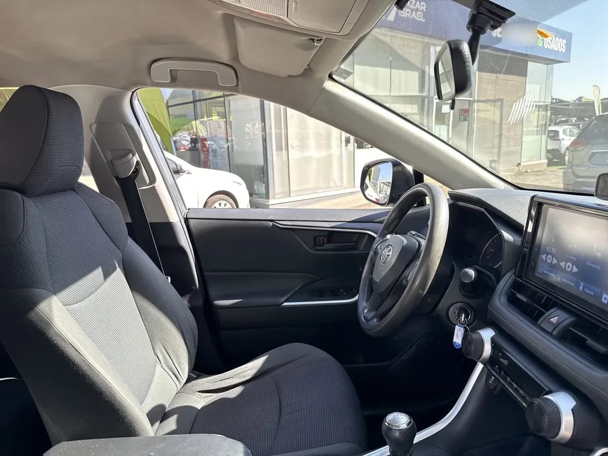 Toyota Rav 4 2.0 Le 4x2 Mt 5p año 2021