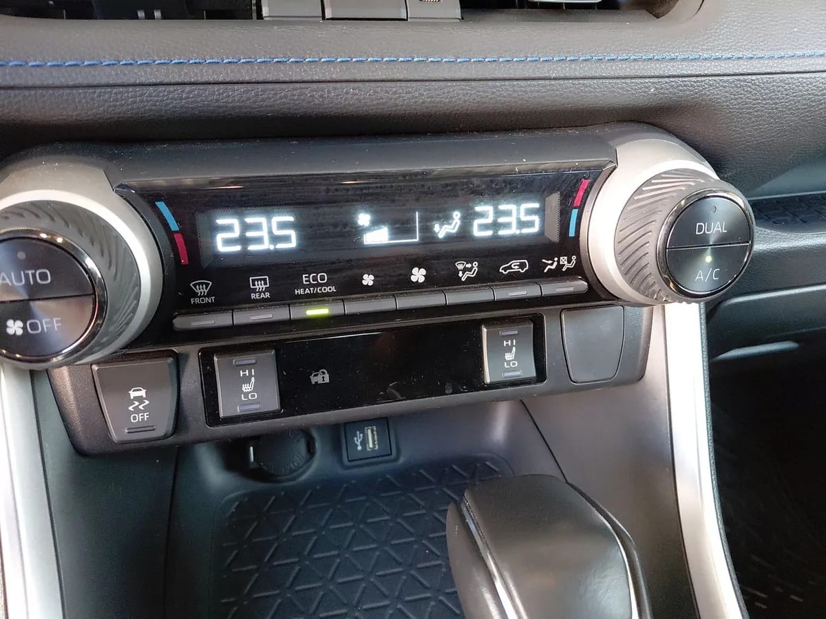 Toyota Rav 4 2.5 Xse Hybrid 4x2 Cvt At 5p año 2025