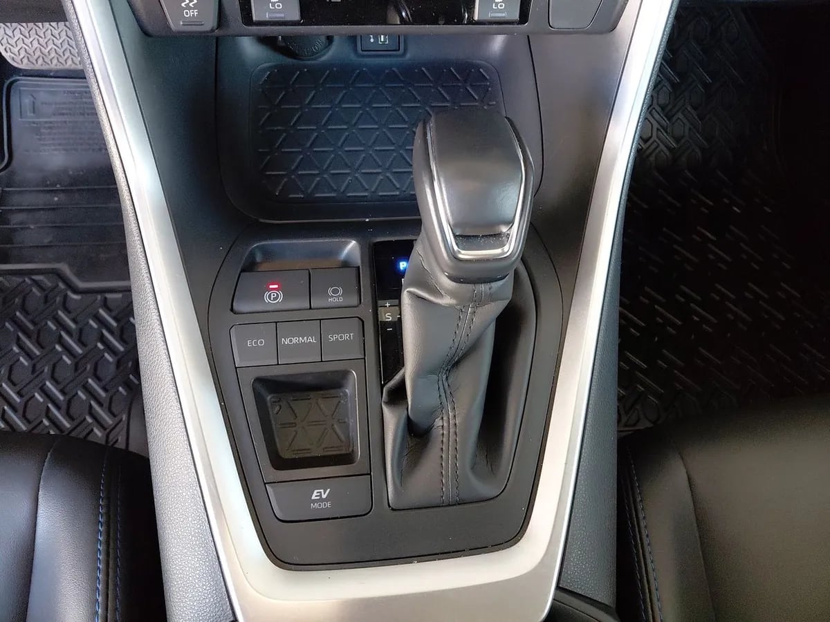Toyota Rav 4 2.5 Xse Hybrid 4x2 Cvt At 5p año 2025