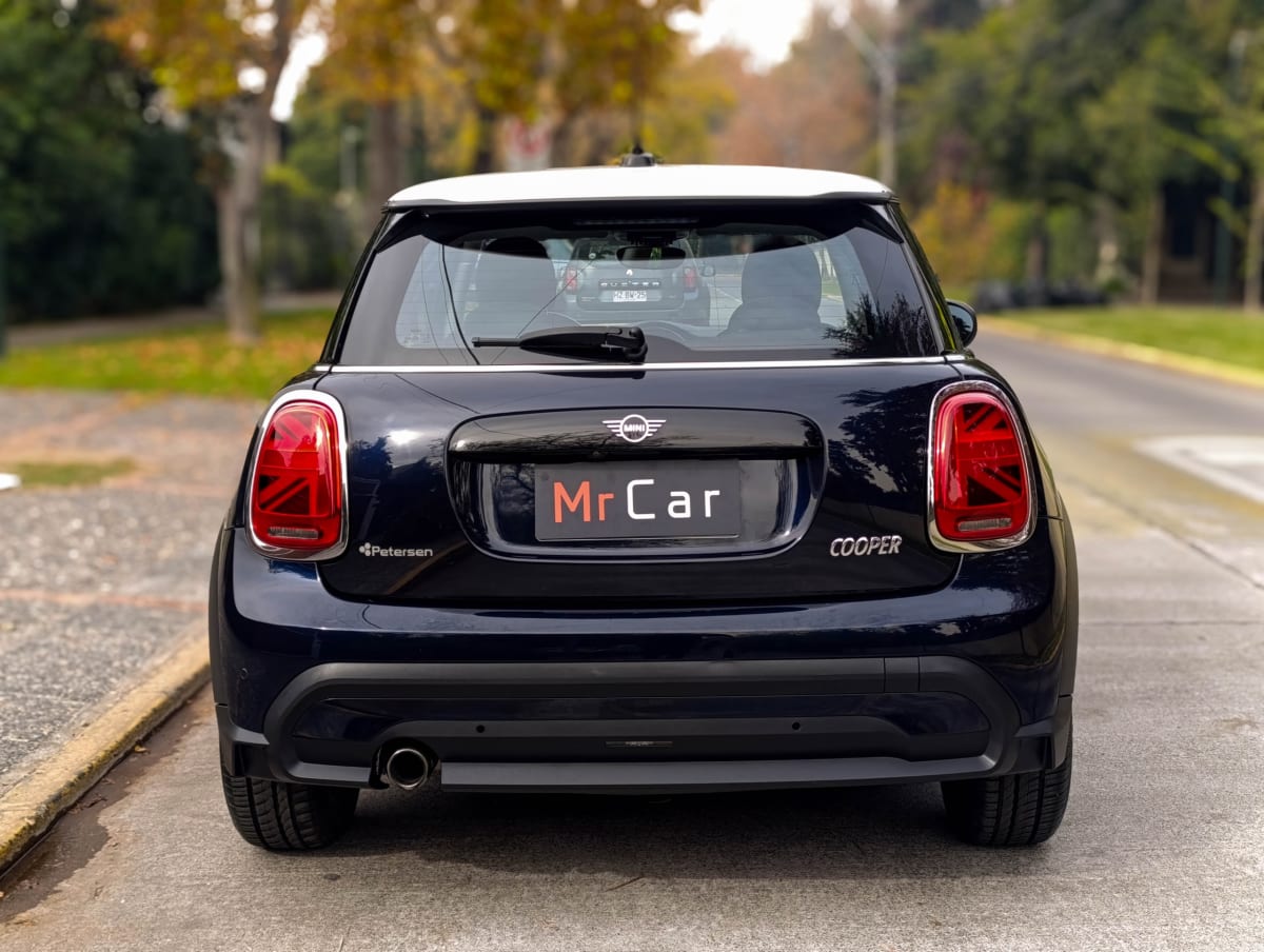 Mini Cooper Essential año 2023