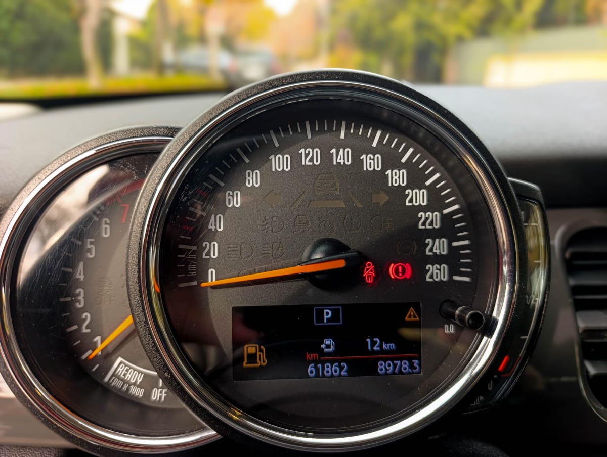 Mini Cooper Essential año 2023