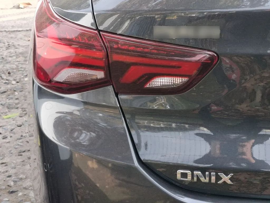 Chevrolet Onix 1.0t Premier S 4x2 Hb At 5p año 2025