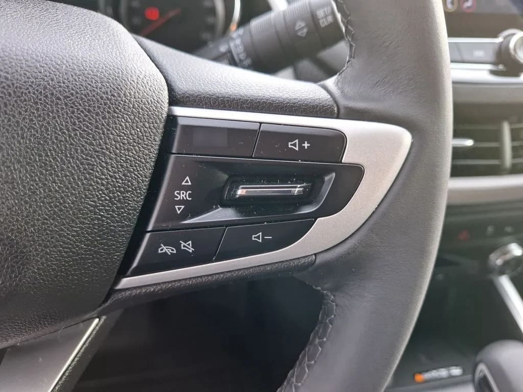Chevrolet Onix 1.0t Premier S 4x2 Hb At 5p año 2025
