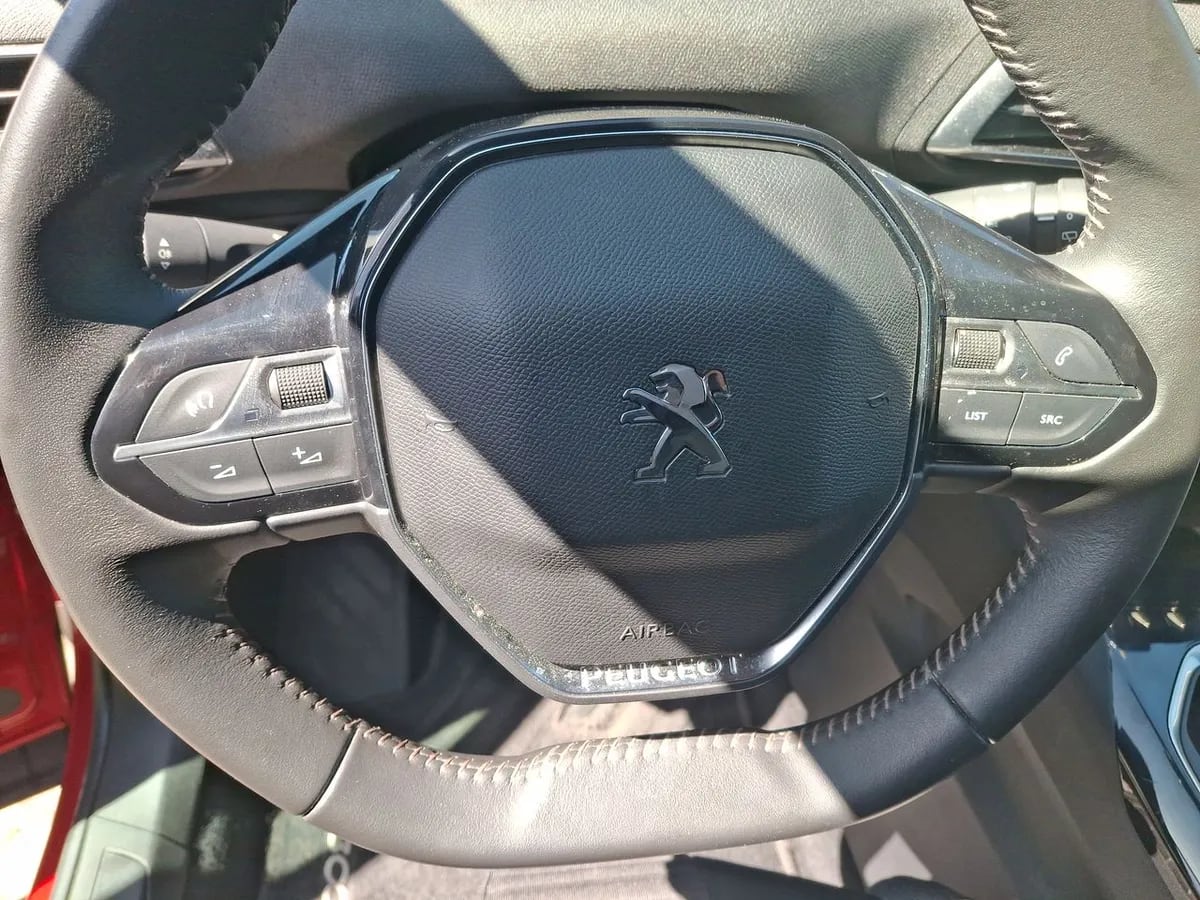 Peugeot 3008 1.2 Active Pack Puretech 130 4x2 Mt6 5p año 2024
