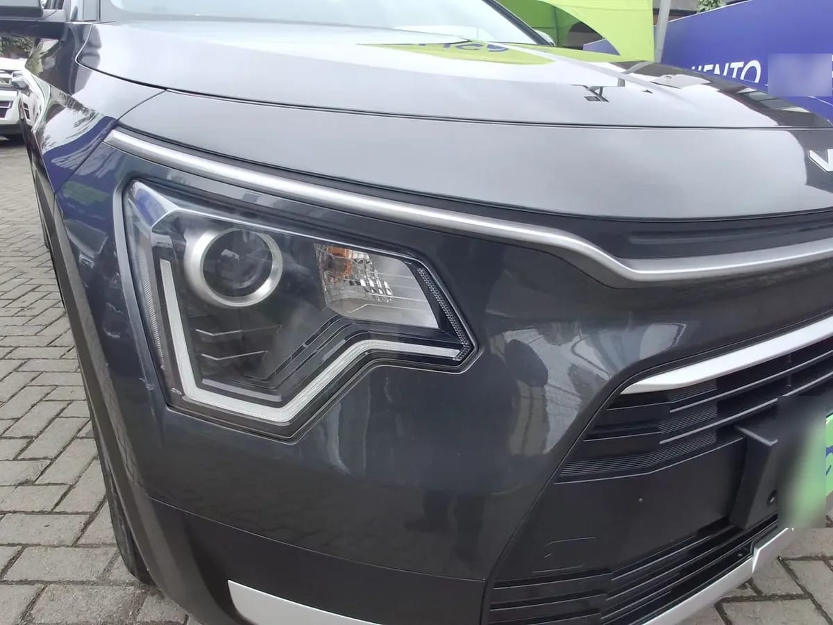 Kia Niro 1.6l Gdi Lx Hev Hybrid 4x2 6dct At 5p año 2023