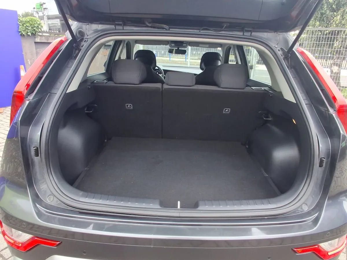 Kia Niro 1.6l Gdi Lx Hev Hybrid 4x2 6dct At 5p año 2023
