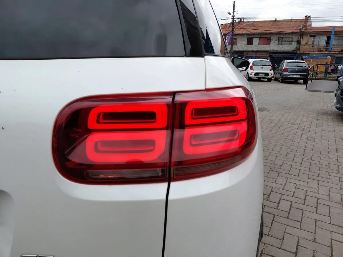 Citroen C5 Aircross 1.5 Shine Diesel 4x2 130 Ss Eat8 At 5p año 2023