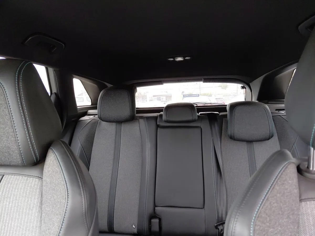 Peugeot 3008 1.5 Allure Pack Bluehdi 130 4x2 Eat8 5p año 2024