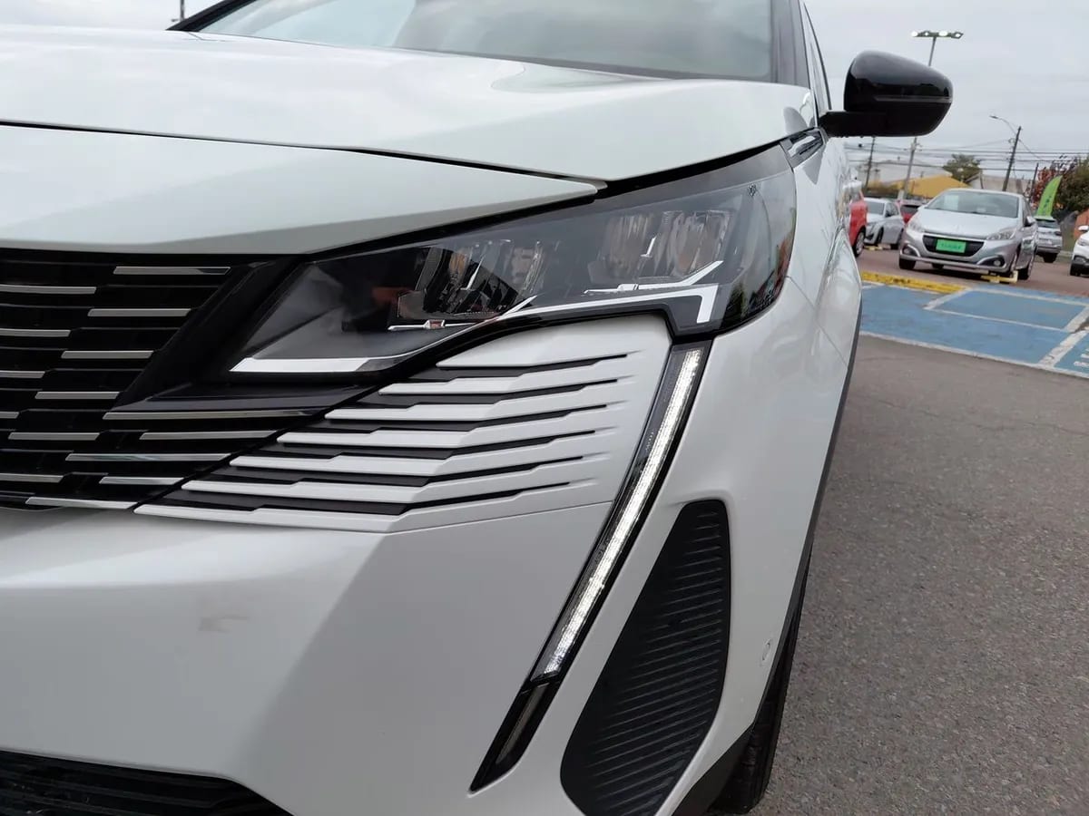 Peugeot 3008 1.5 Allure Pack Bluehdi 130 4x2 Eat8 5p año 2024